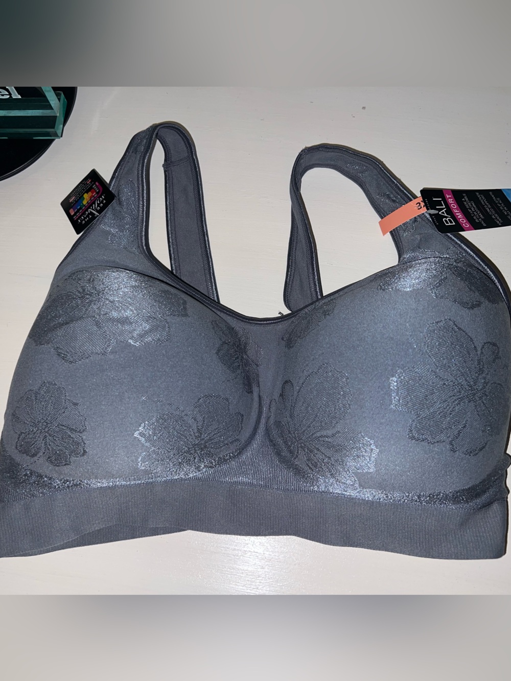 NWT Bali Comfort Revolution ComfortFlex Fit shaping wireless 3x